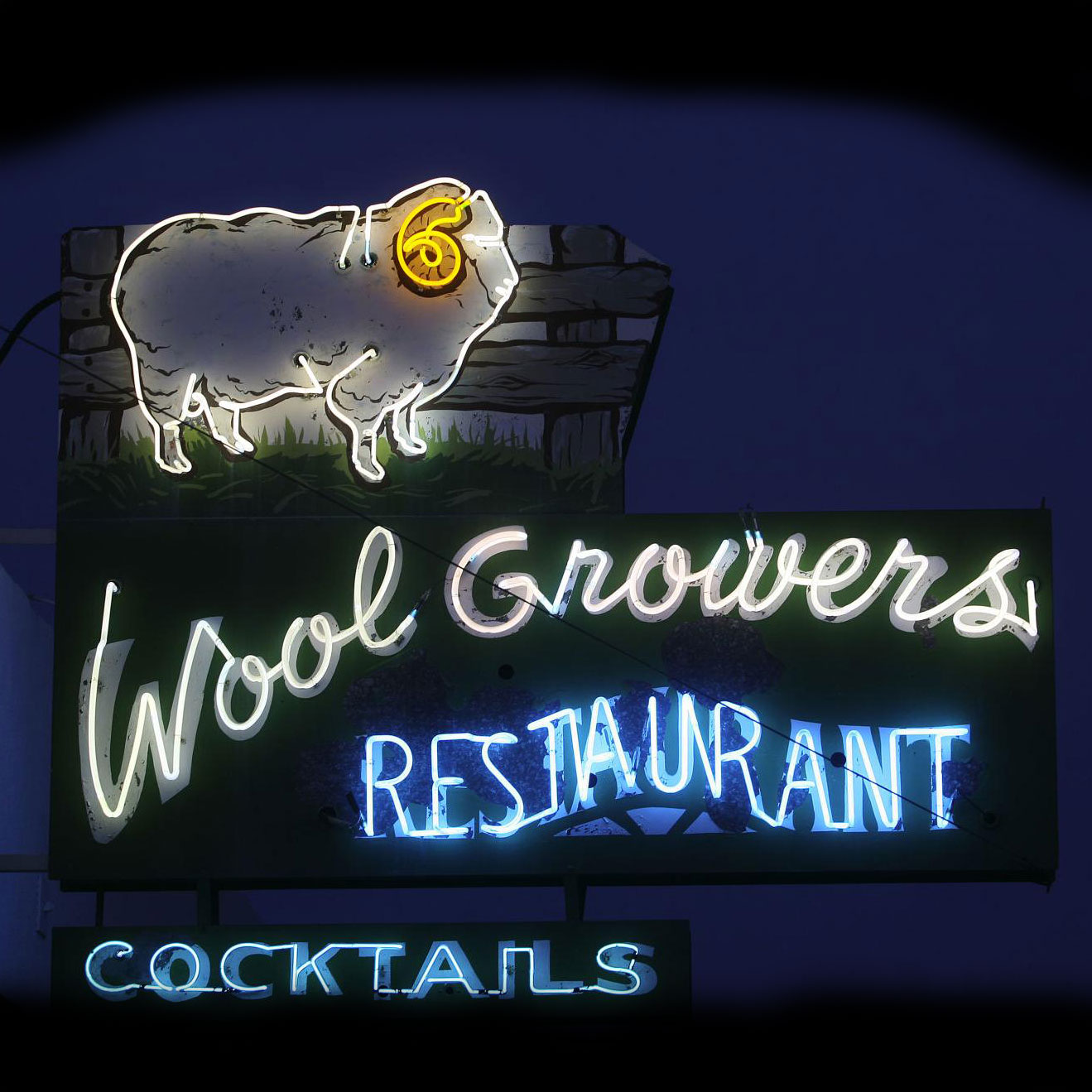 Wool Growers neon sign